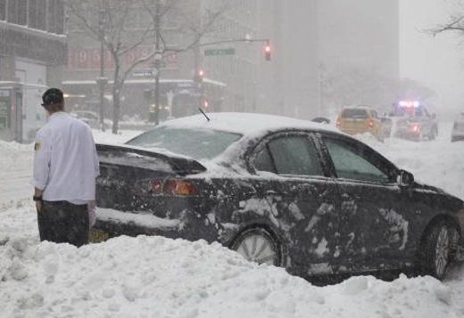 Blizzard paralyzes New York 